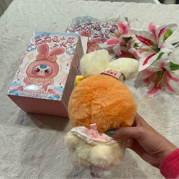 Baby Three Lilyrabbit Town Vinyl Plush Bunny Pendant with Bow - Picture 5 of 10